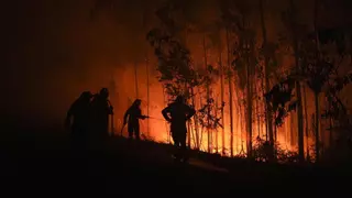 Cuatro incendios en Ponteceso y Vilardevós calcinan ya 1.000 hectáreas