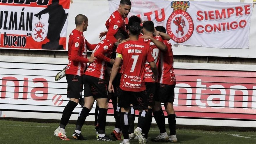 El Zamora CF celebra un gol ante la Cultural Leonesa.