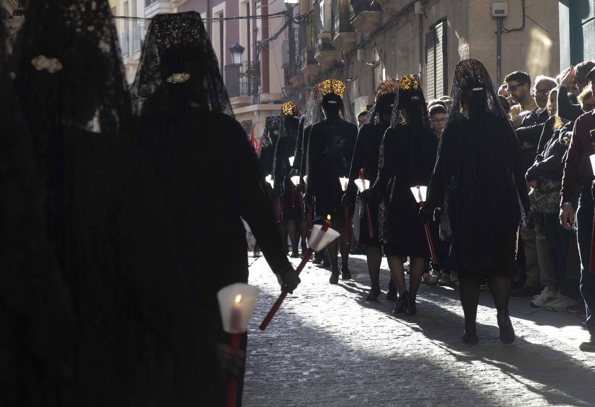 Semana Santa en Alicante: Procesión de la Cofradía del Cristo del Divino Amor en el Miércoles Santo
