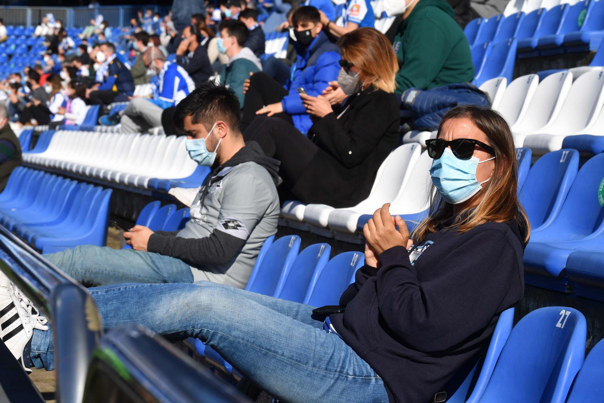 5.000 aficionados apoyan al Dépor en las gradas de Riazor