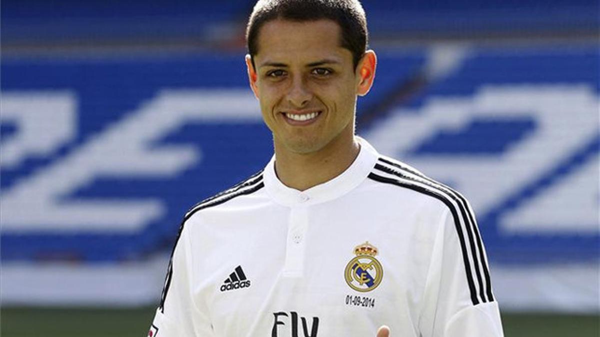 Chicharito Hernández pisó el césped del Bernabéu con su nueva camiseta