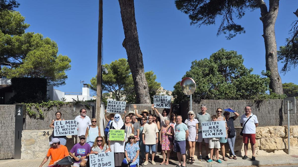 Nueva protesta ciudadana contra el cierre del paso costero