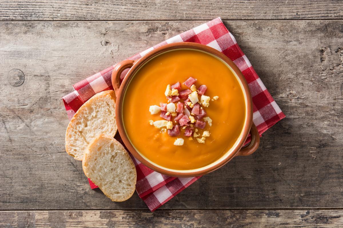 El salmorejo es característico de la gastronomía en Andalucía.