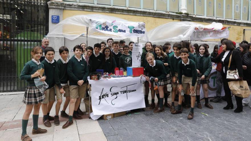 Uno de los puestos del colegio de las Teresianas. | FERNANDO RODRÍGUEZ