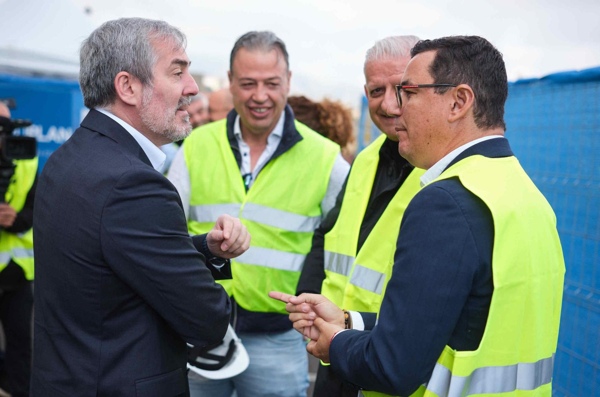 Colocación de la primera piedra de la construcción de 65 viviendas en La Orotava