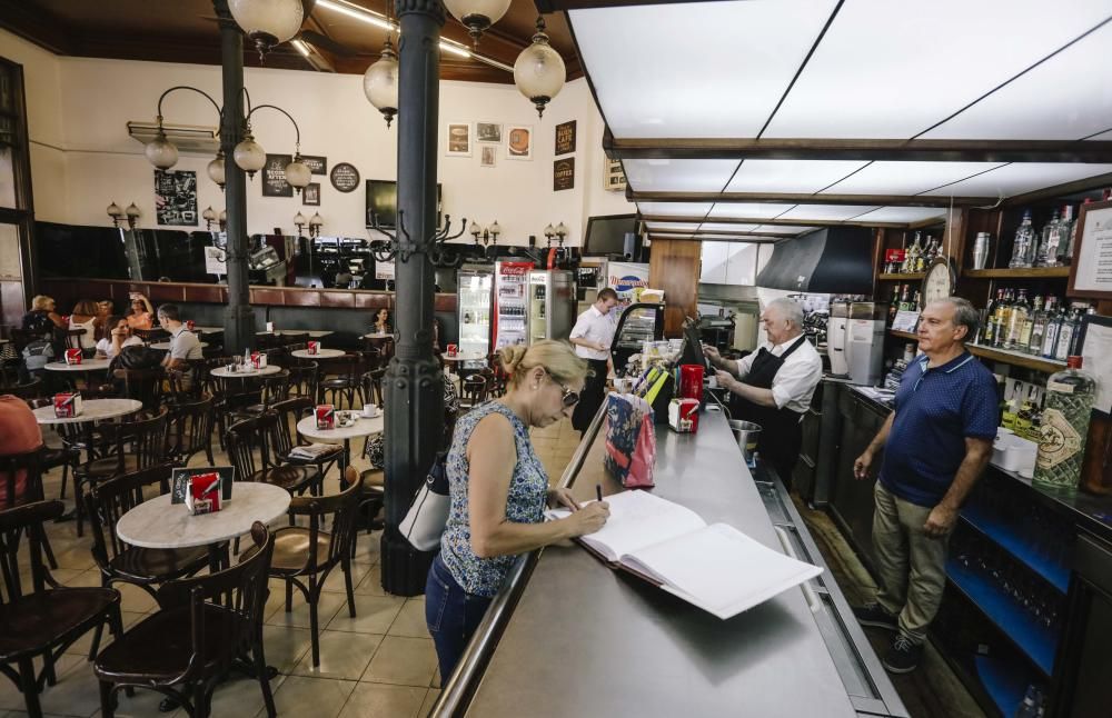 El largo adiós del Bar Cristal