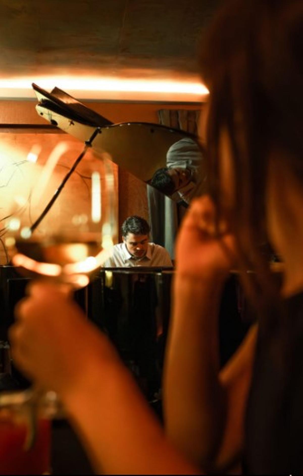 Espectáculo al ritmo de jazz en el Café de la Ópera.