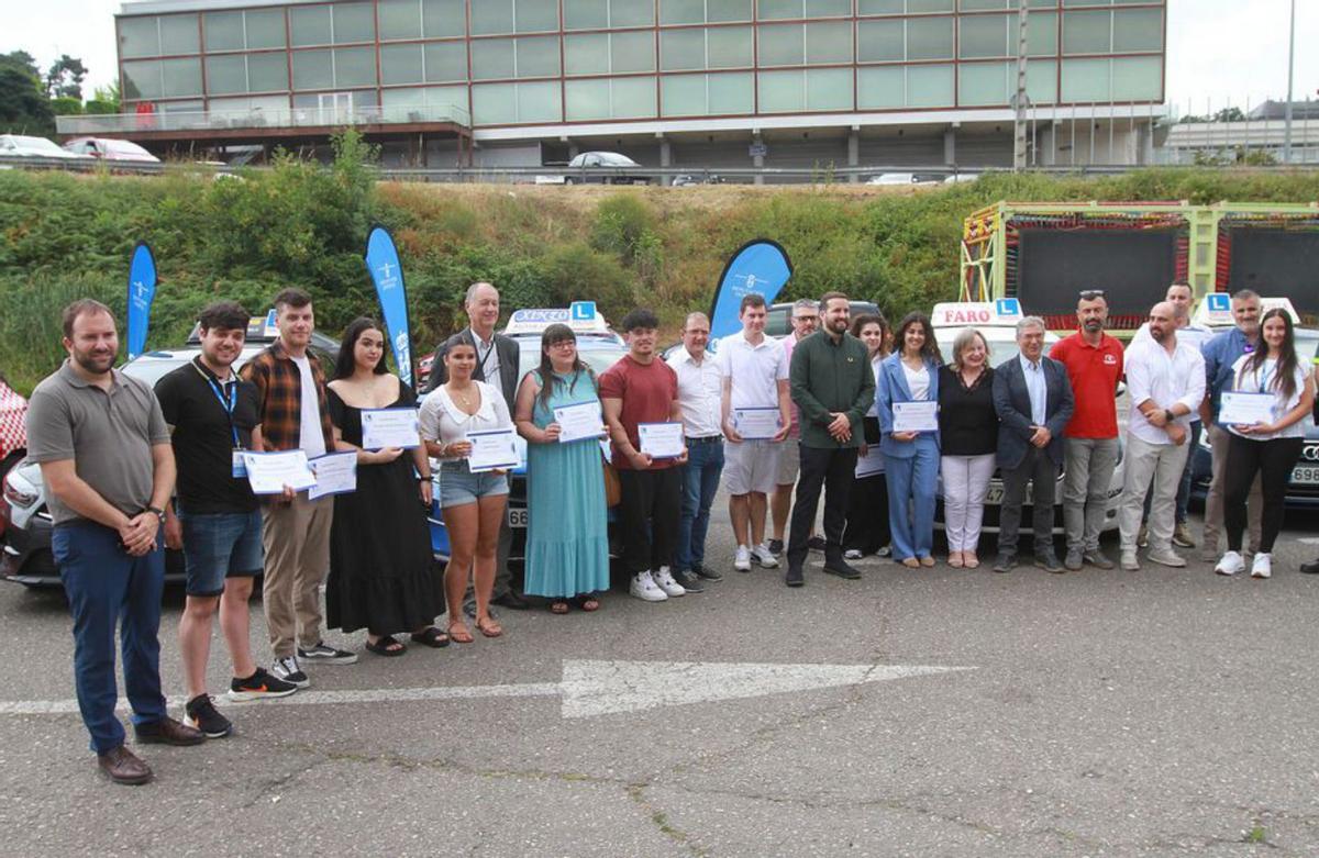 Alumnos junto a profesores y representantes. |  Iñaki Osorio