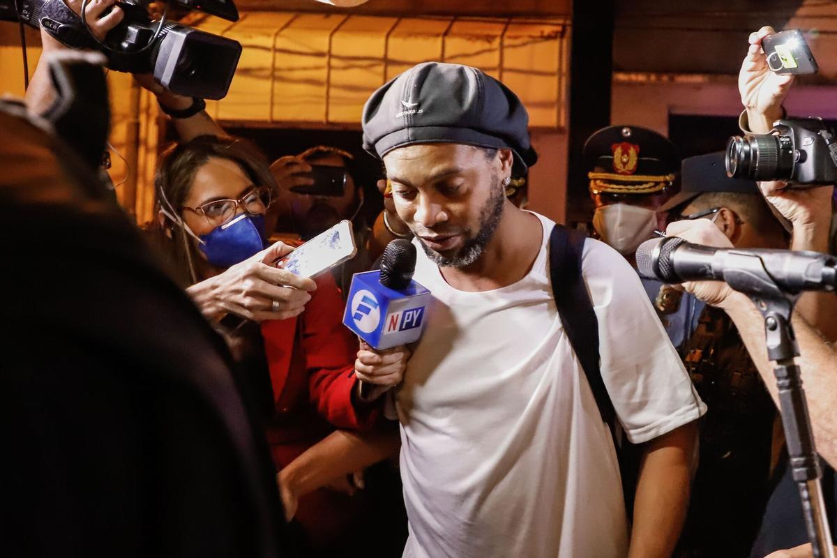 Ronaldinho, durante su arresto domiciliario en Paraguay