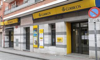 El brote de coronavirus en la plantilla pone en aprietos a Correos