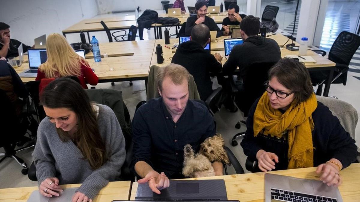 Clase de 'coding' en la academia Ironhack.