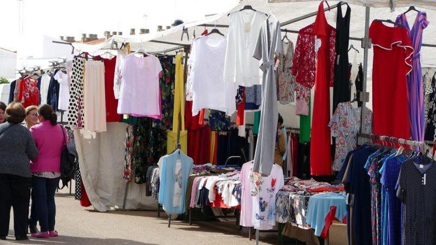 El mercadillo regresa este viernes en el recinto ferial