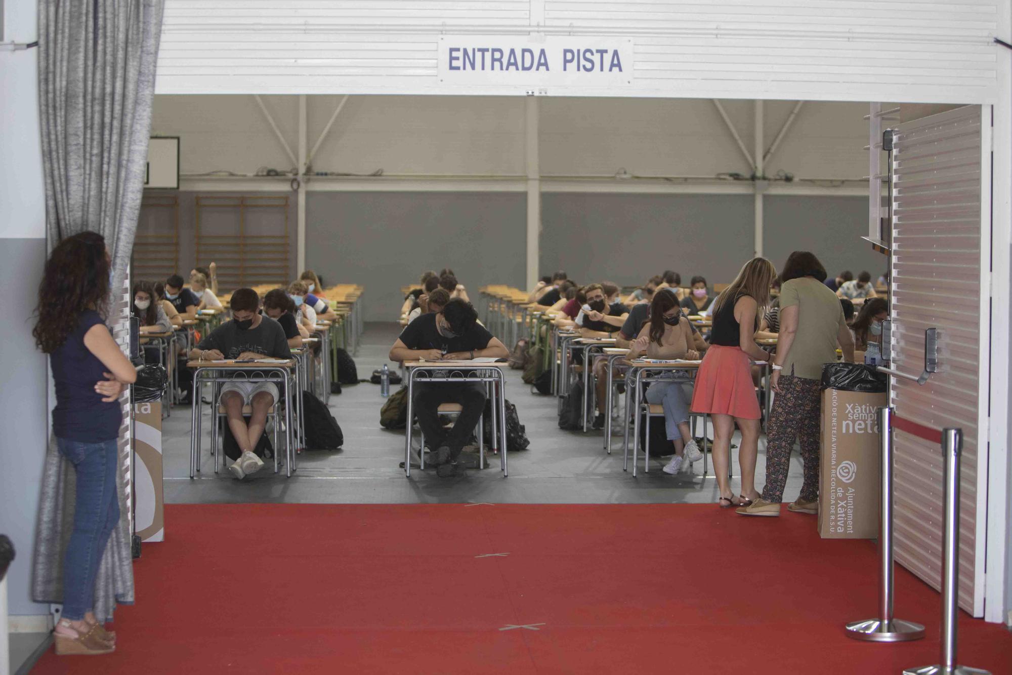 Así fueron las pruebas de la PAU para los estudiantes de la Costera en Xàtiva