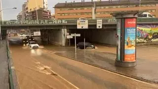 Riadas y estaciones de metro inundadas en Badalona por las lluvias torrenciales