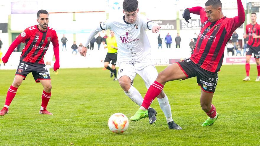 Pozoblanco y Salerm empatan a cero en un derbi sin brillo alguno