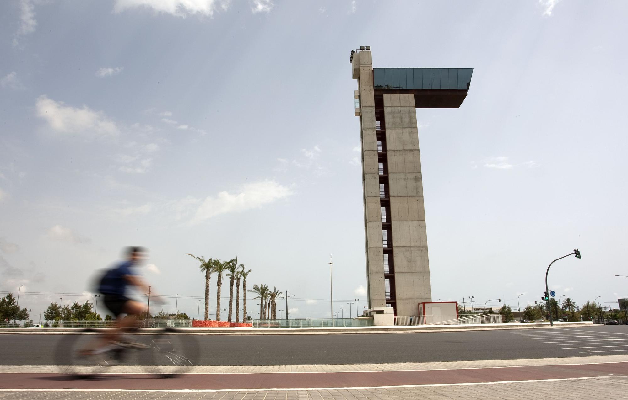 Torre Miramar: el millonario mirador que acabó en el abandono