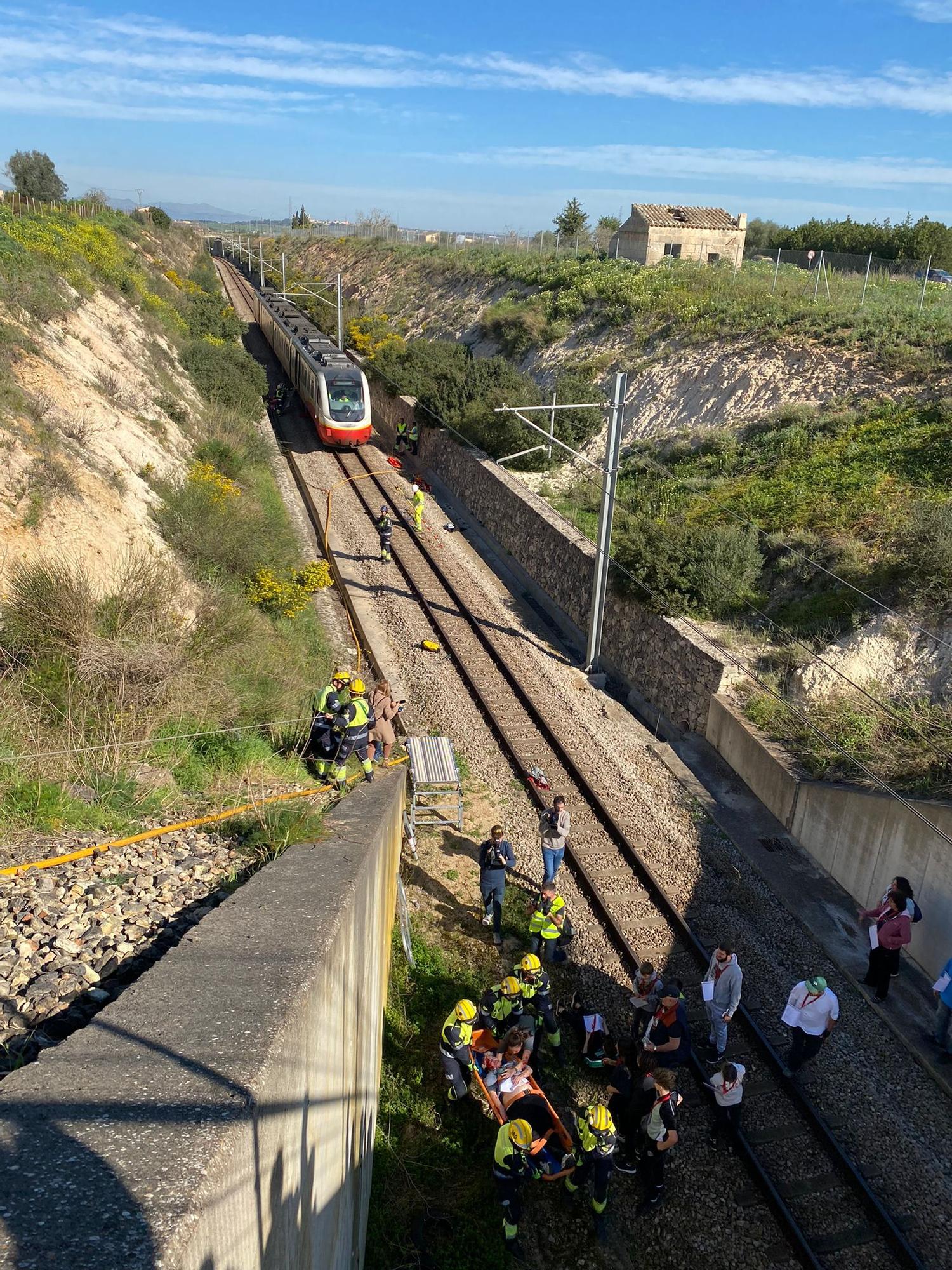 Simulacro de descarrilamiento de un tren con múltiples víctimas en Petra