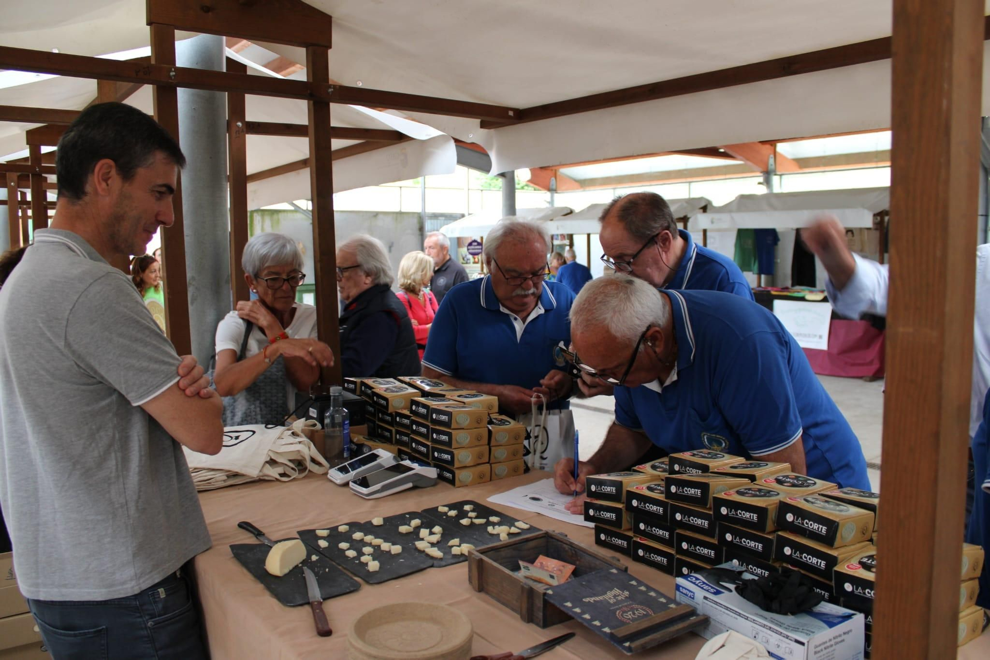 Así fue la gran fiesta del queso más antiguo de Asturias: el certamen del queso casín