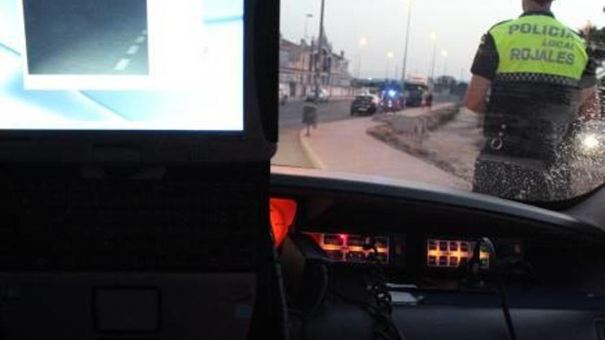 Tráfico cede a la Policía Local de Rojales un radar de control de velocidad
