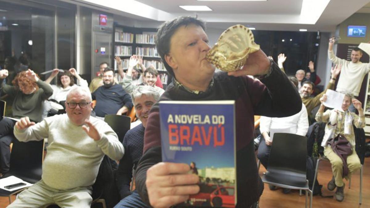 Xurxo Souto, durante una presentación de su libro 'A novela do bravú'