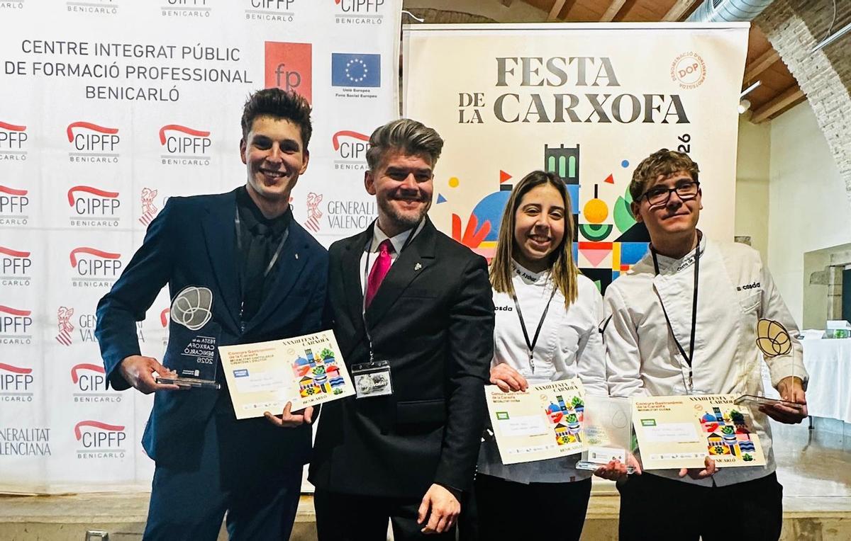Los alumnos premiados de la Escuela de Hostelería de Castellón.