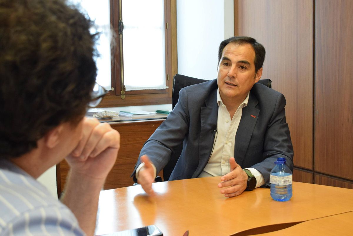 José Antonio Nieto Ballesteros, consejero de Justicia, Administración Local y Función Pública de la Junta de Andalucía, en el Parlamento de Andalucía.