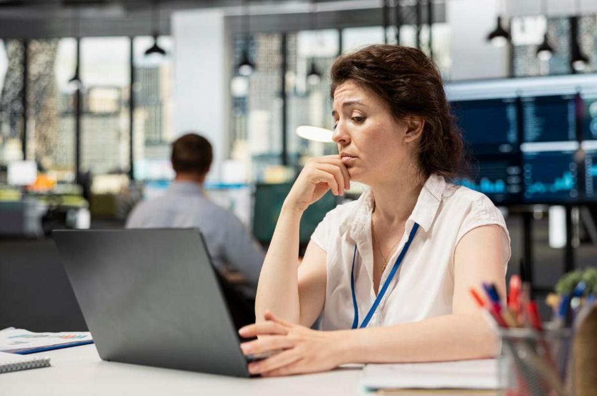 Muchas empresas entregan advertencias por escrito que parecen menores, pero que luego pueden usar como antecedente para justificar el cese