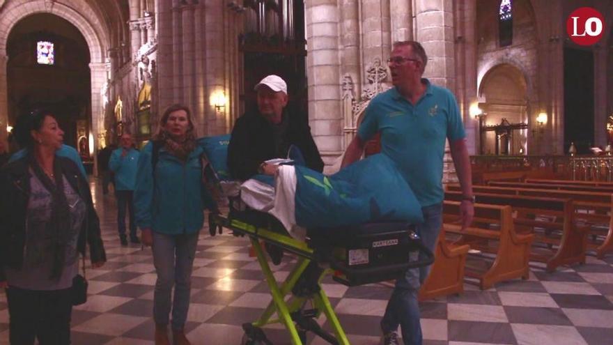 La Ambulancia del Deseo trae a un paciente a ver la Catedral
