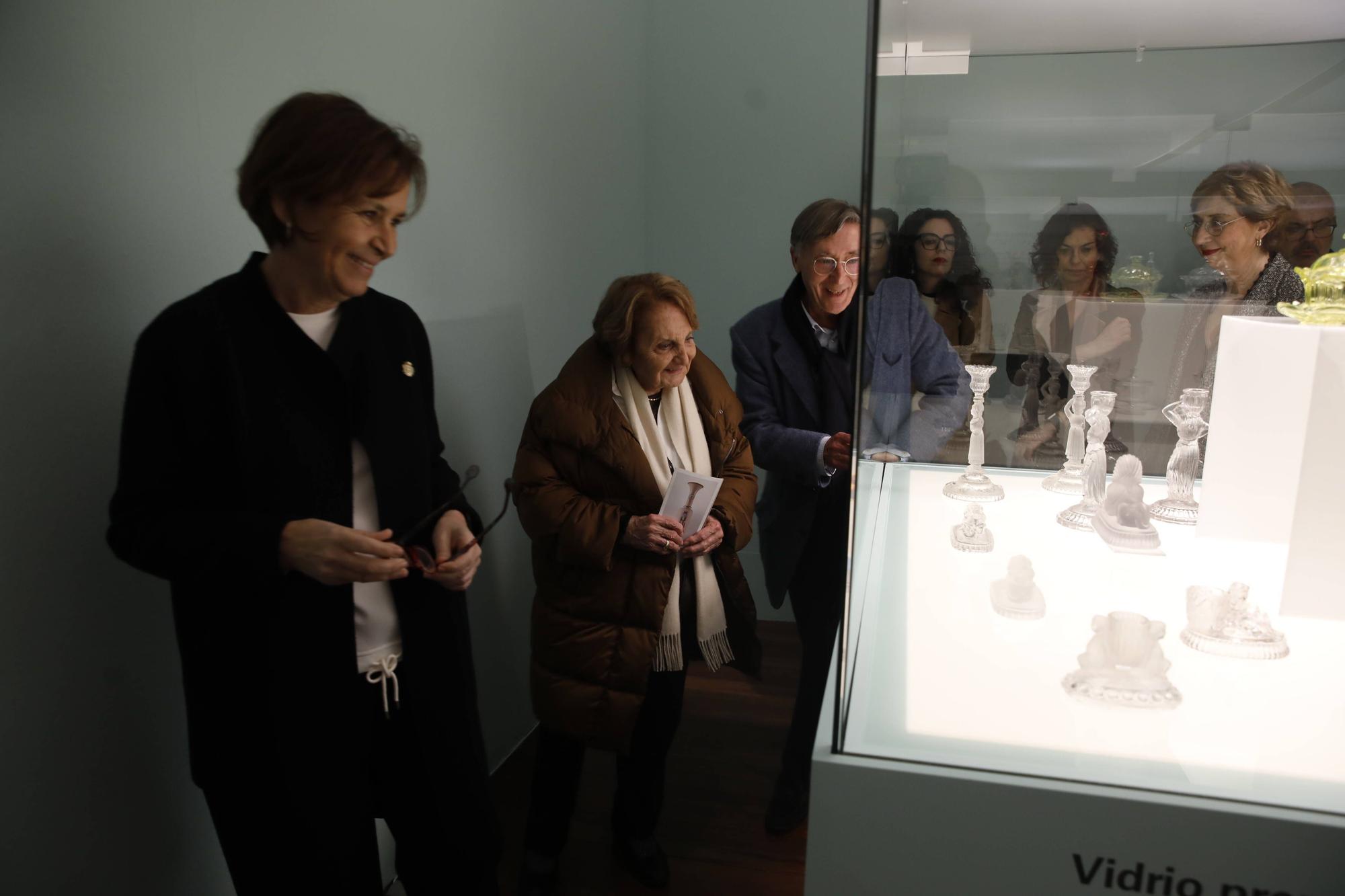 Inauguración de la exposición "Orto y Ocaso. Vidrio y loza en Gijón, siglos XVIII y XX" en el Palacio de Revillagigedo