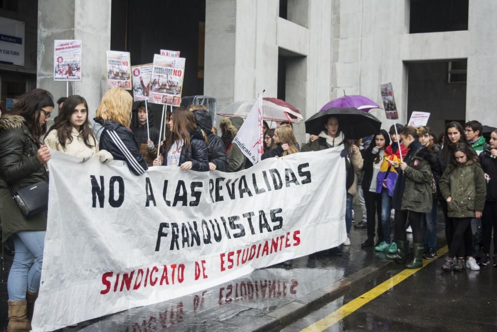 Manifestación contra la LOMCE en Oviedo