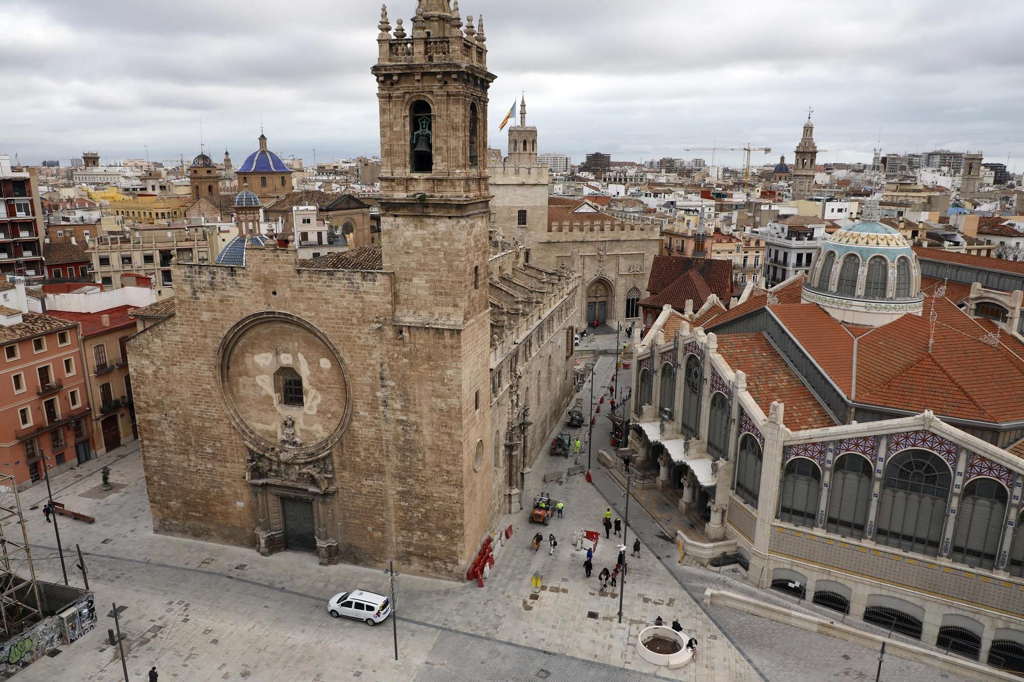 Los vehículos vuelven a la Plaza de Brujas