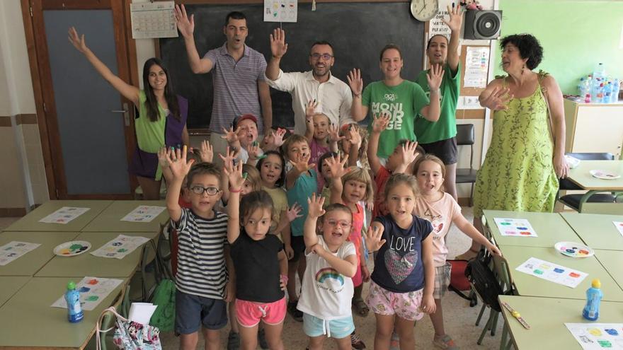 Imagen de la visita que realizaron las autoridades de Vila-real al Aplec de Temps Lliure de Pascua, en el 2019.