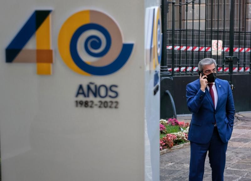 Pleno en el Parlamento de Canarias