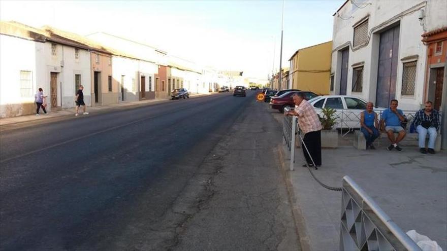 La calle Eduardo Dato se corta al tráfico