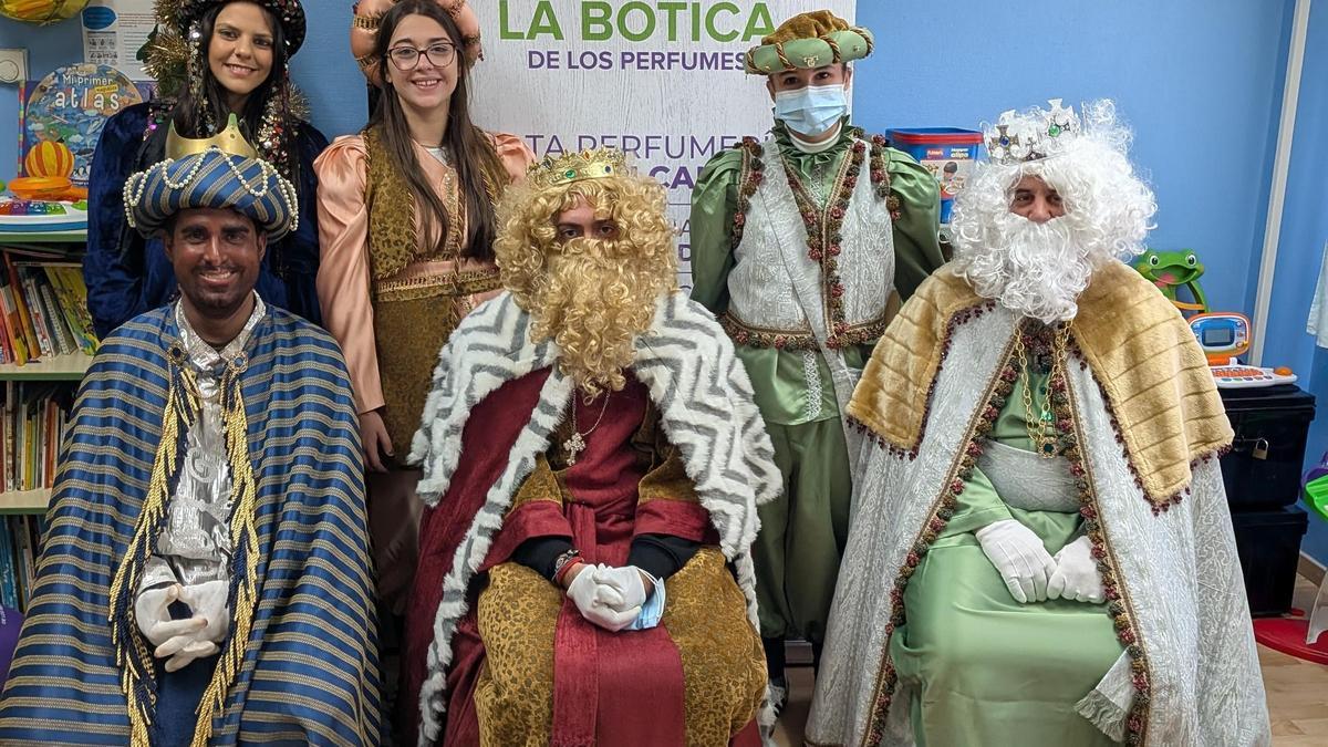 Visita de los Reyes Magos al Hospital de Mérida.