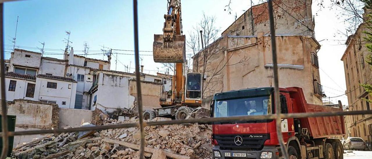 Alcoy impulsa la demolición de seis casas para evitar nuevos derrumbes