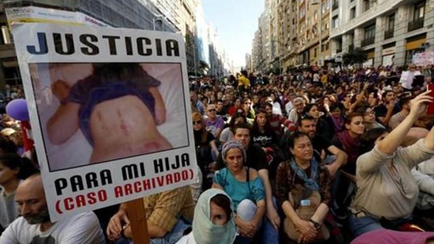 Más denuncias por violencia machista: 353 al día, un 2% más que en el 2014