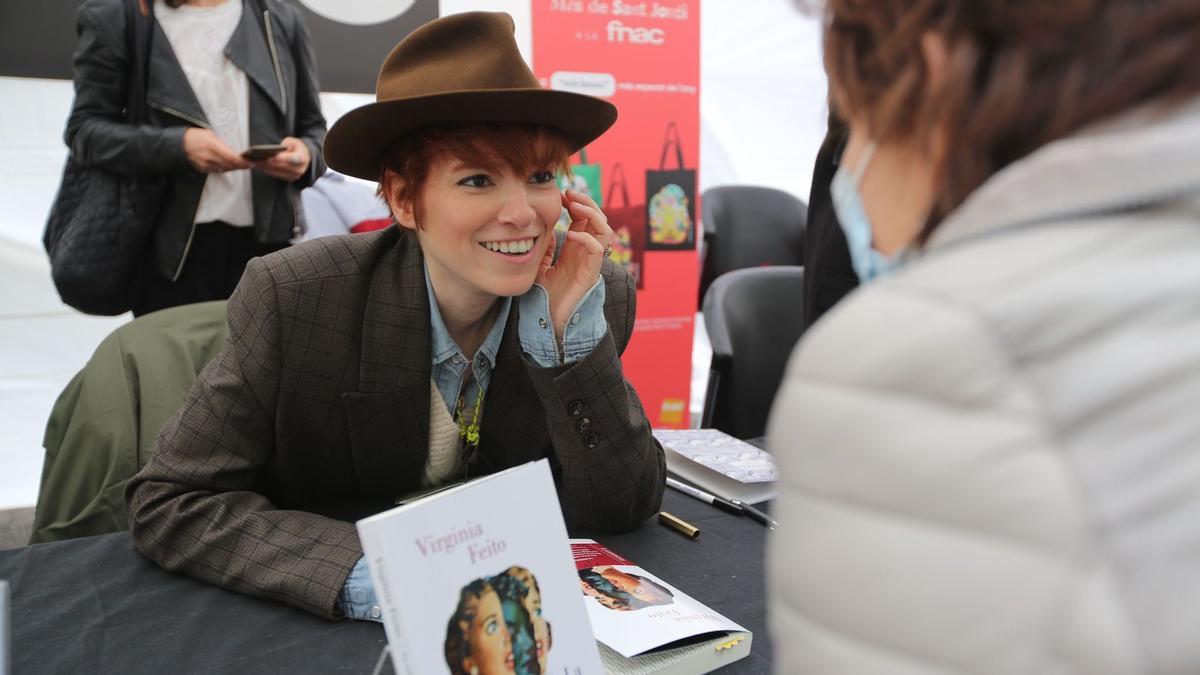 Virginia Feito, firma su libro, La señora March