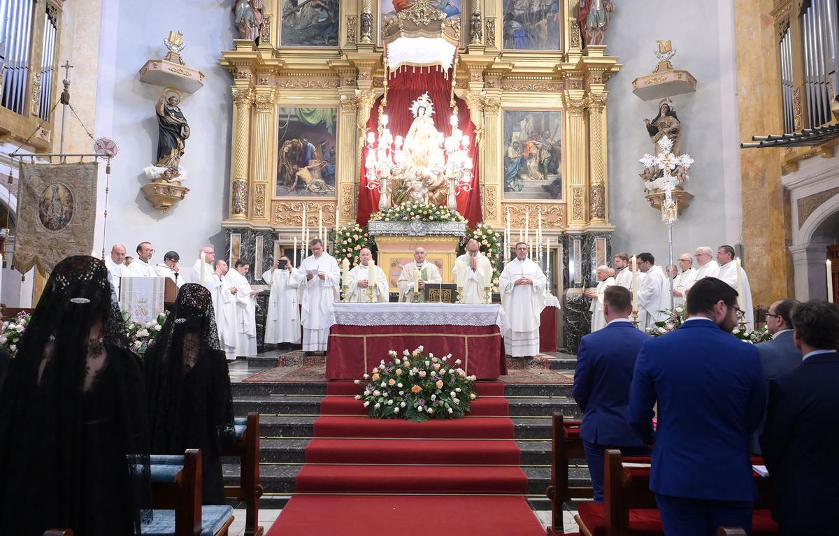 Celebración de la Coronación de la Virgen del Remedio en la iglesia de Albaida.