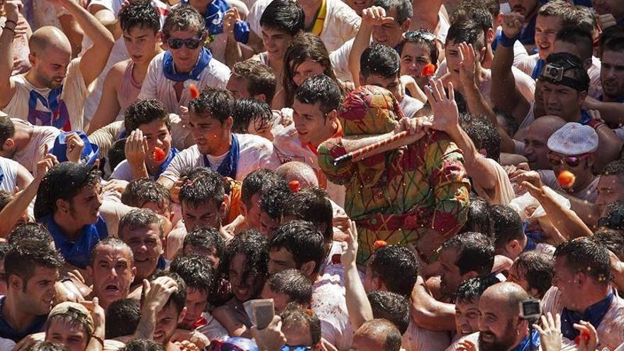 Miles de personas reciben a tomatazos al &#039;Cipotegato&#039;