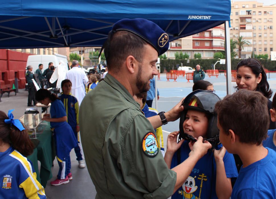 La Guardia Civil realiza una exhibición de medios técnicos y humanos en Capuchinos