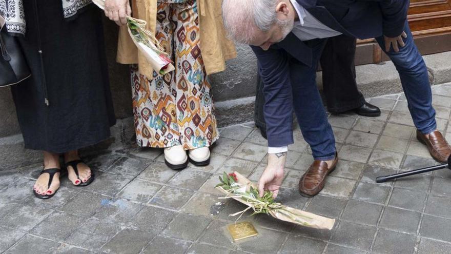 La memoria que guardan los adoquines en A Coruña