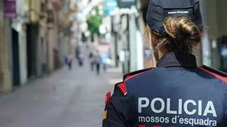 Un agente de los Mossos d'Esquadra fuera de servicio detiene al ladrón de una joyería en Vilanova i la Geltrú