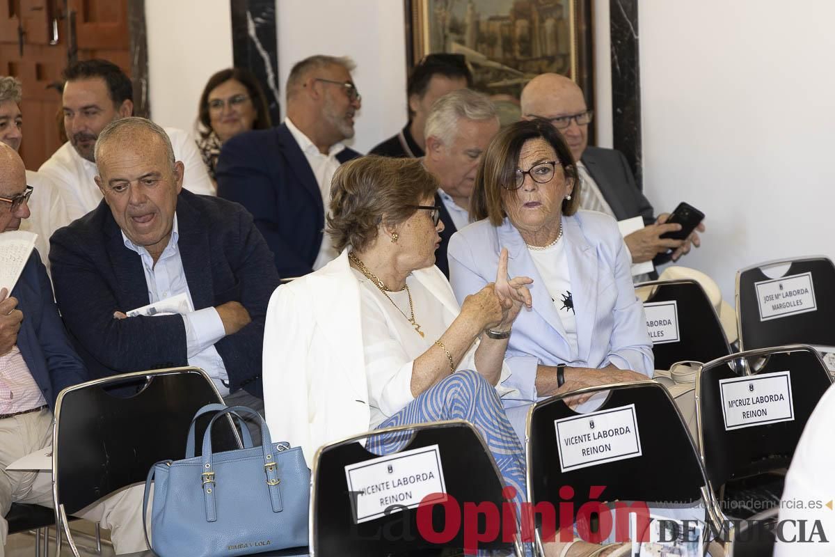 Así se ha vivido el emocionante acto del nombramiento de 'Hijo Predilecto' de Caravaca al doctor Juan Manuel Laborda