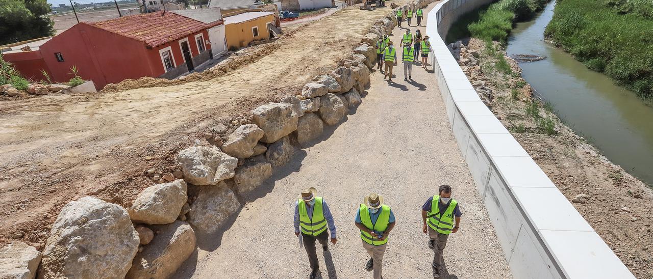 La principal obra realizada desde la DANA ha sido la reconstrucción del muro de contención del río en Almoradí, que se rompió provocando la riada, y que ha acometido la CHS.