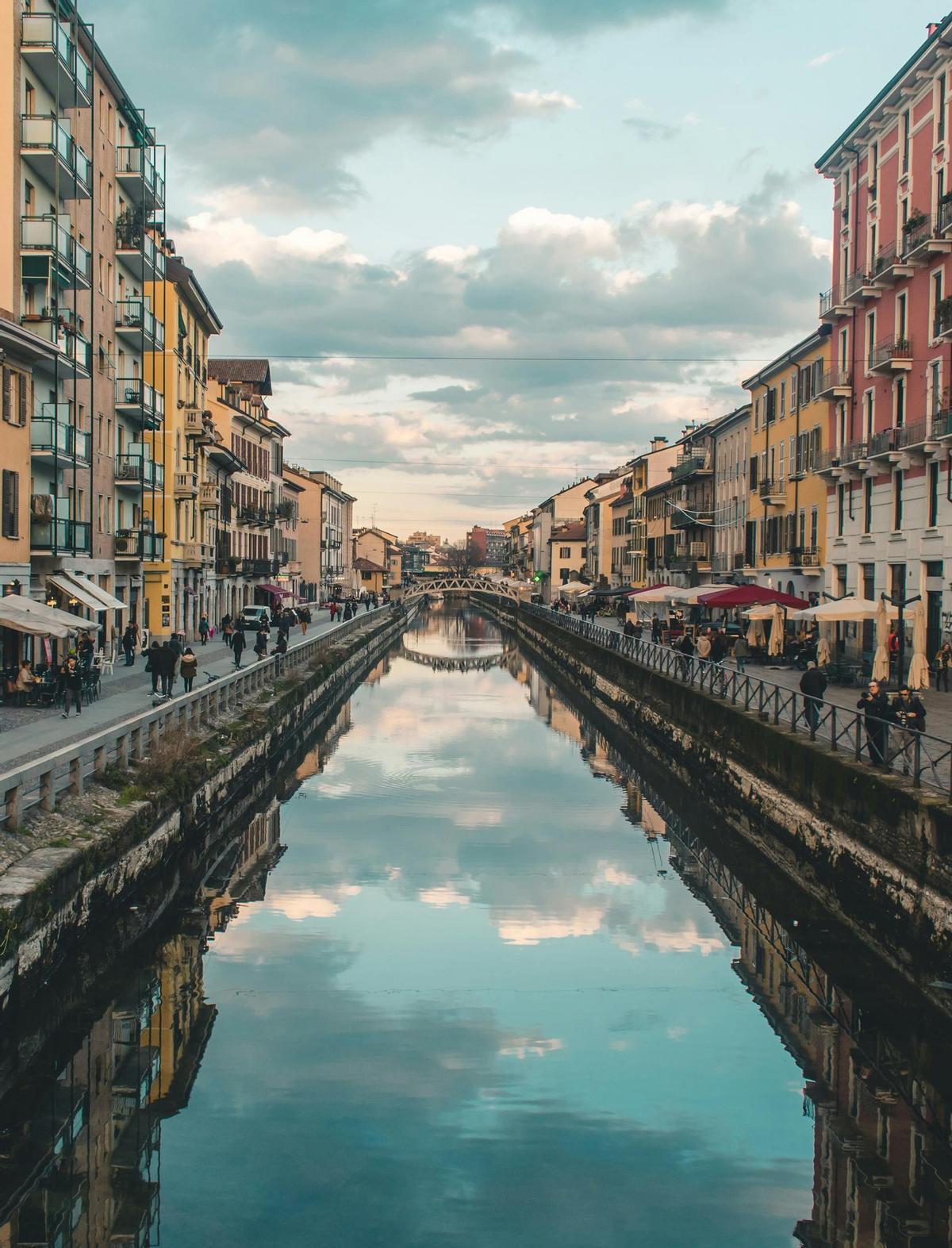 Uno de los lugares más sociales de Milán es el Navigli