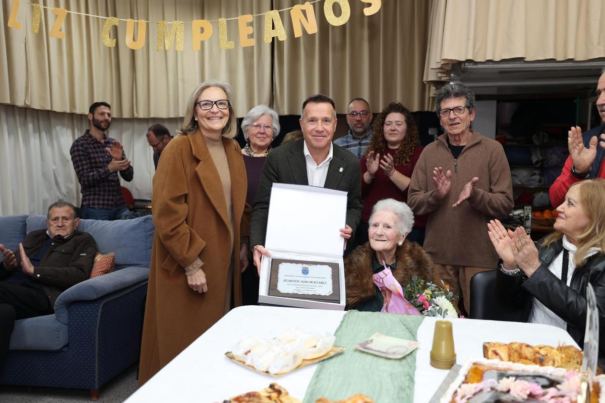 Fiesta en Burriana para celebrar los 100 años de la vecina Asunción Juan Montañes