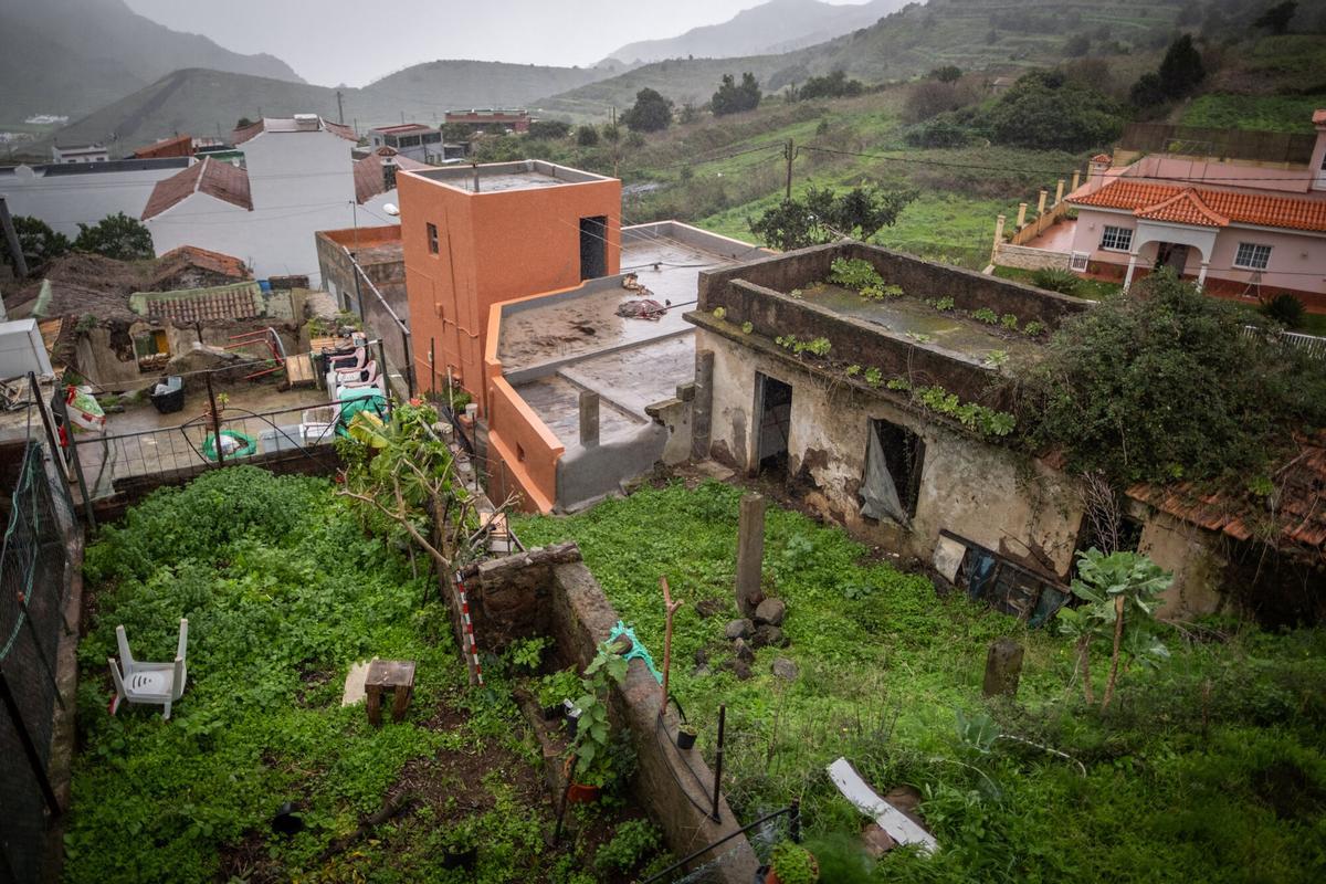 Así es la vida en Las Portelas, localidad de Buenavista del Norte con apenas unos pocos habitantes.