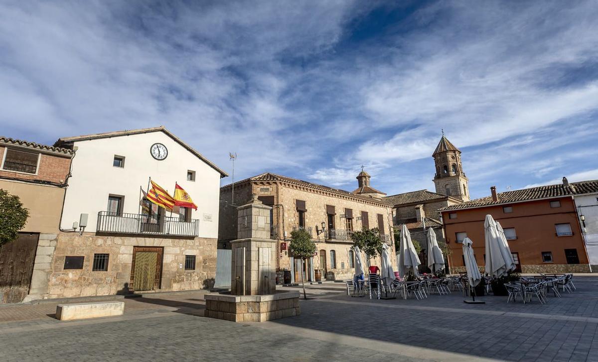 La plaza mayor de Villarquemado mantiene su carácter tradicional.