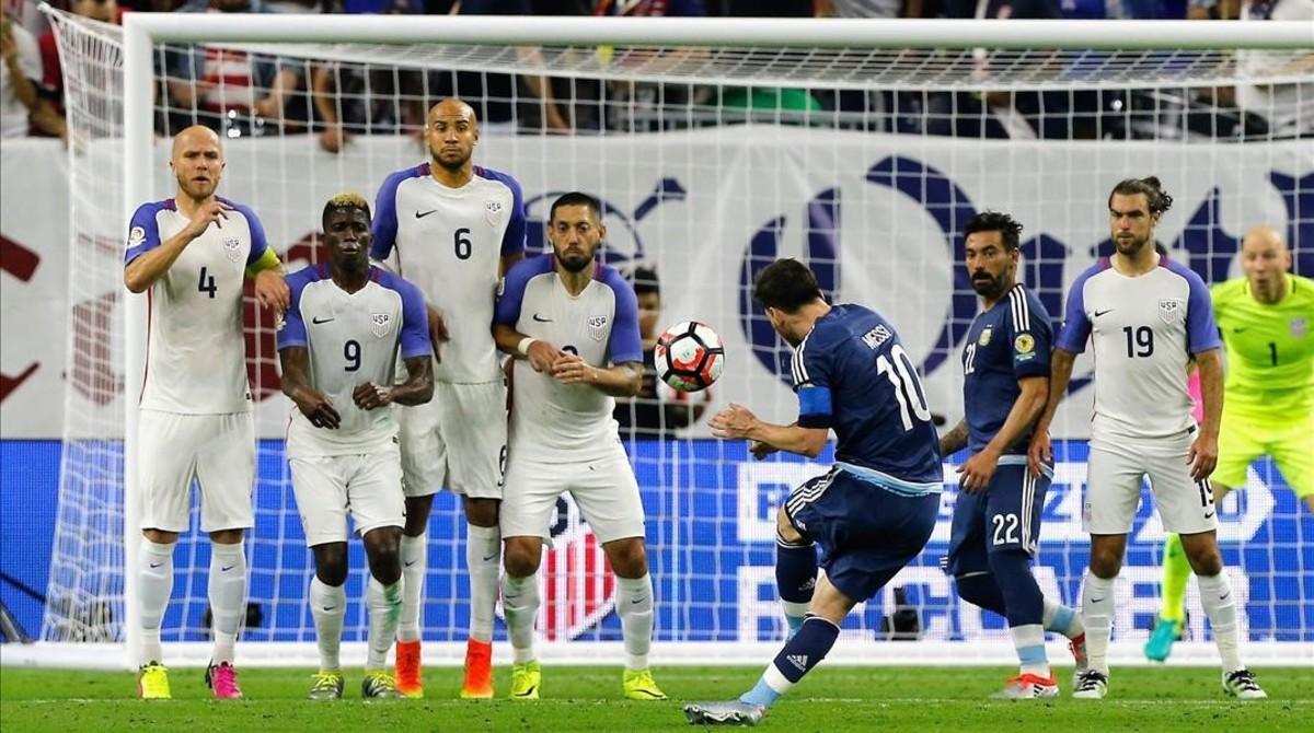 dtorras34403845 houston  tx   june 21  lionel messi  10 of argenti160622192501